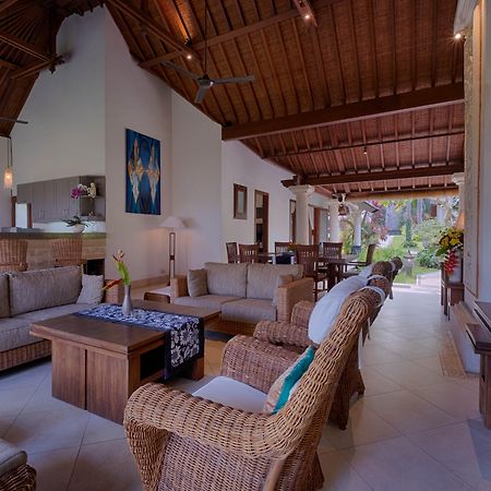 Kutus Kutus Saba Beach Villa Sukawati Exteriér fotografie