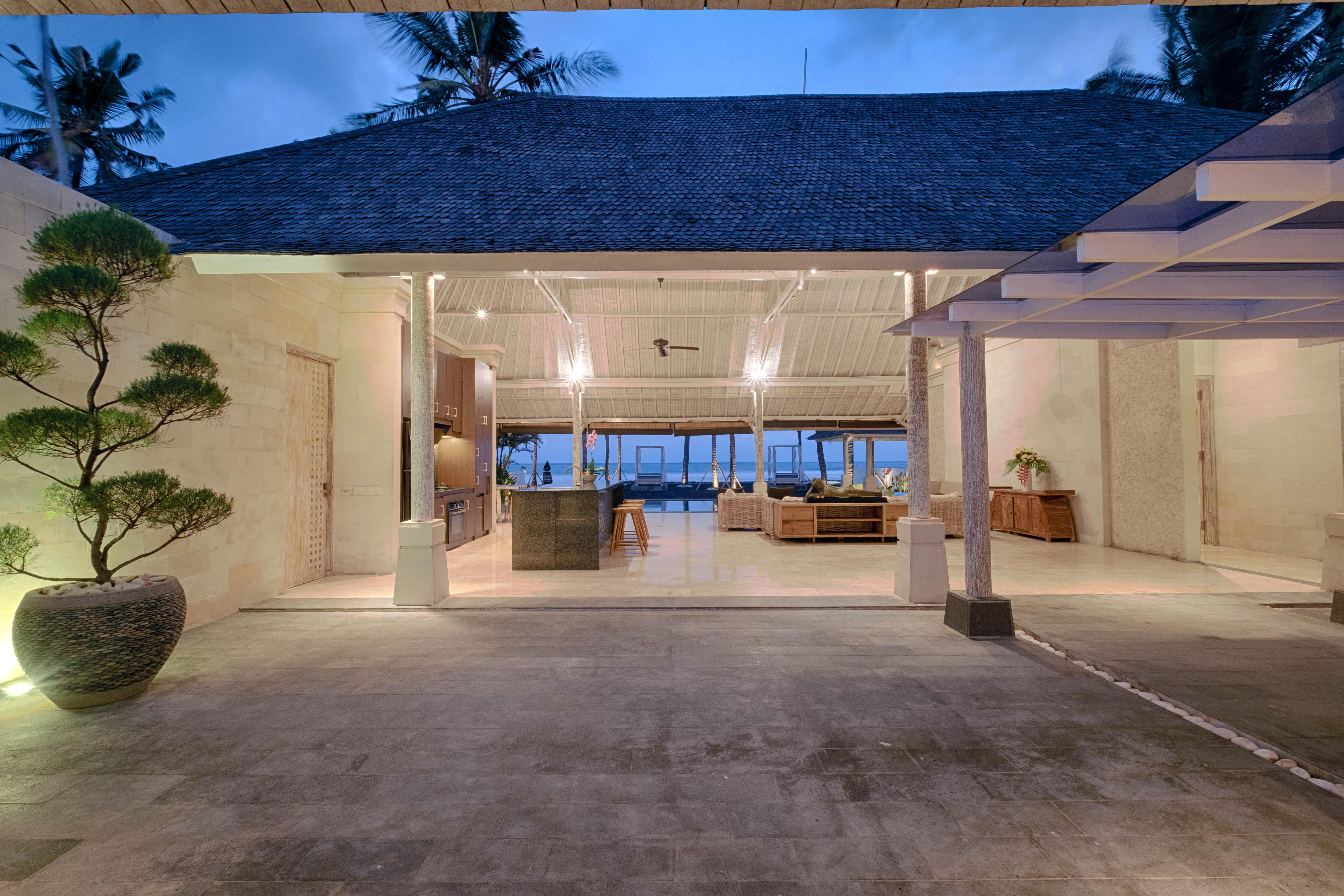 Kutus Kutus Saba Beach Villa Sukawati Exteriér fotografie
