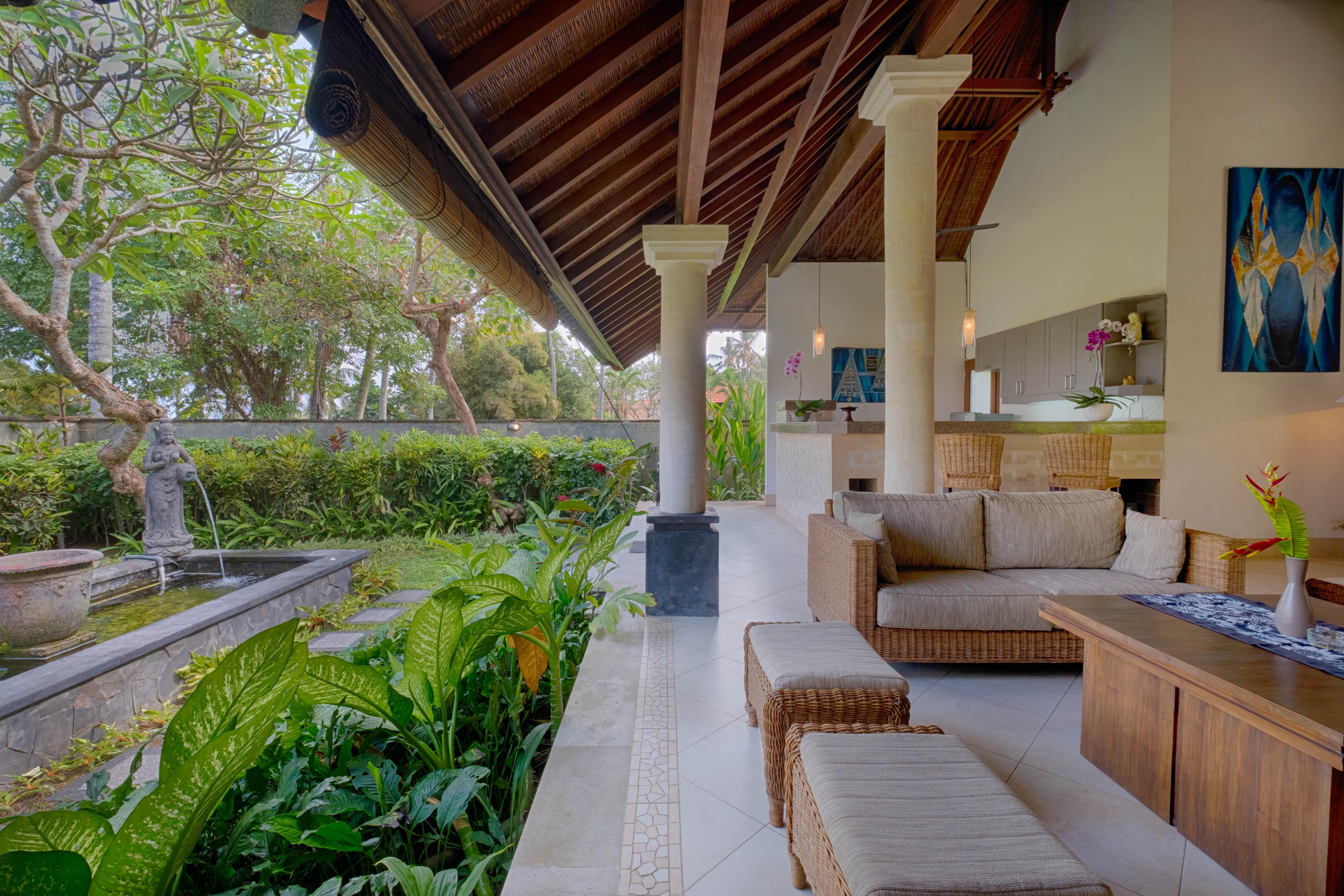 Kutus Kutus Saba Beach Villa Sukawati Exteriér fotografie